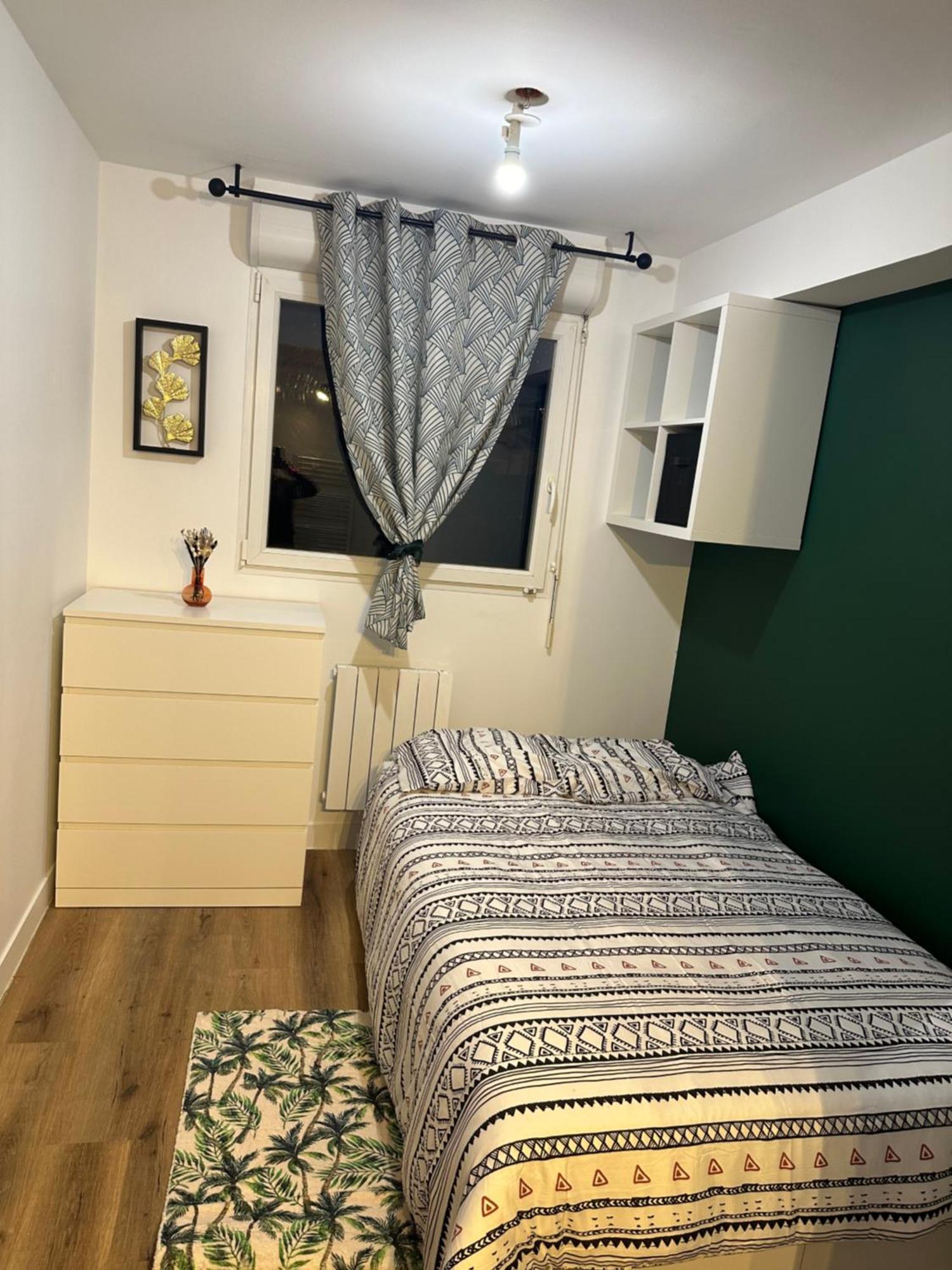 The House , Grand Parking, Proche Gare, Jardin, Jacuzzi Saint-Brieuc