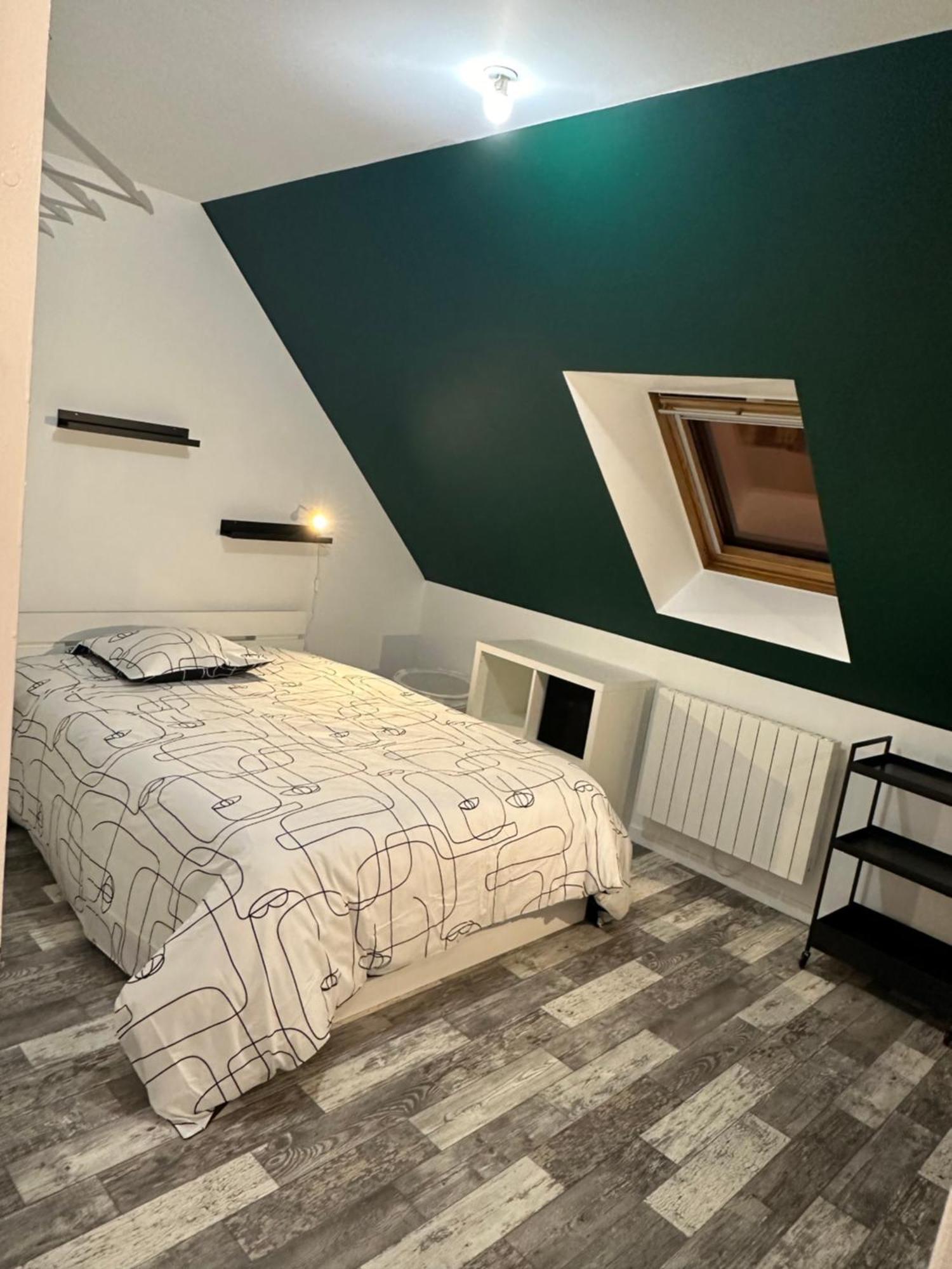 The House , Grand Parking, Proche Gare, Jardin, Jacuzzi Hébergement de vacances Saint-Brieuc